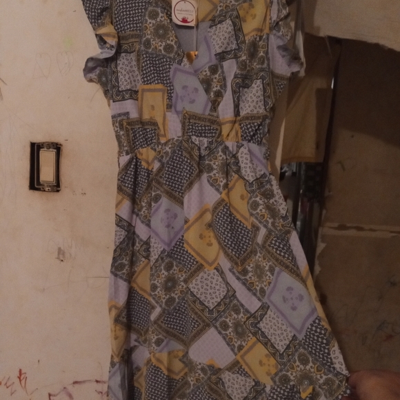 Beautiful, long, flowy maxi dress. Size M-L - Picture 2 of 4